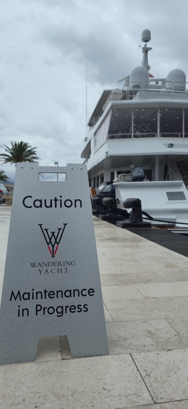 Yacht Maintenance by wandering yacht